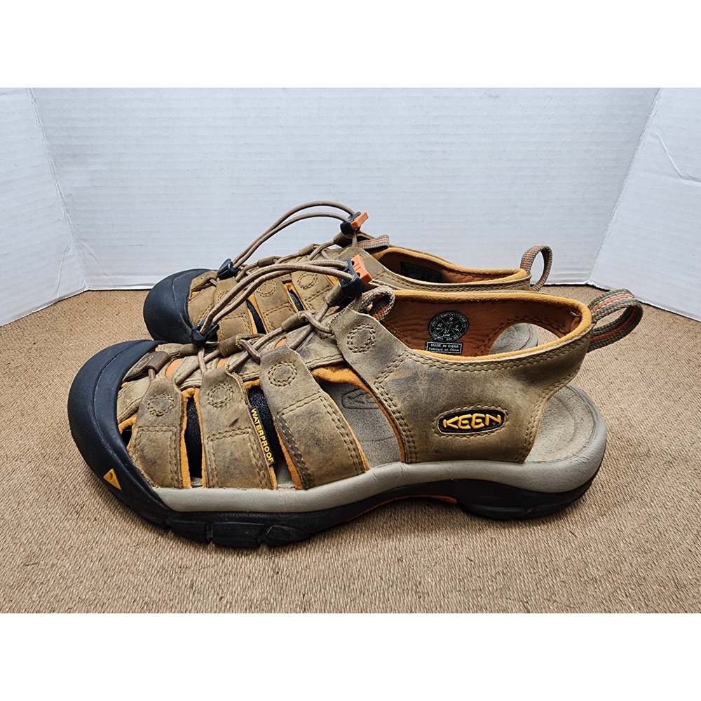 KEEN Mens Newport Brown Hiking Waterproof Sport Sandals Size 9